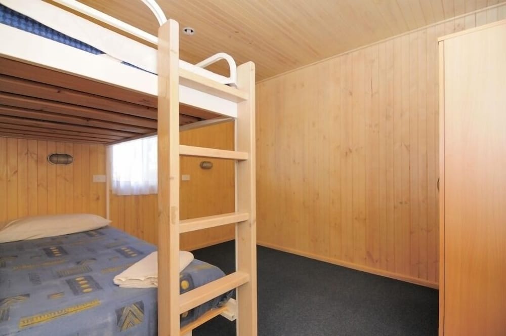 Kendalls on the Beach Holiday Park 20/50