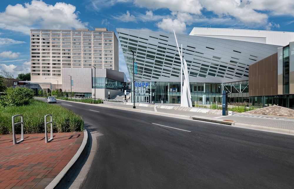 Hyatt Regency Lexington 25/30