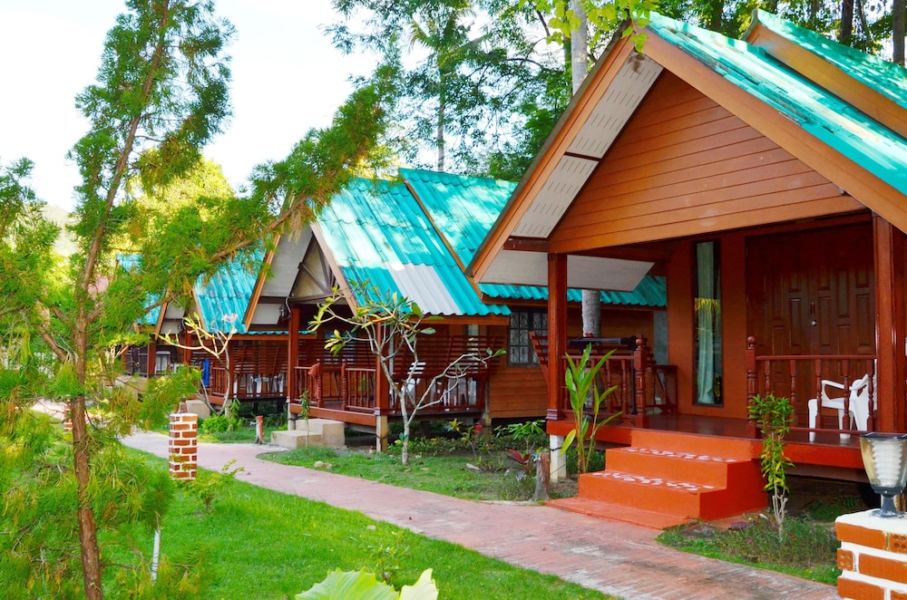 Sayang Beach Resort 3/60