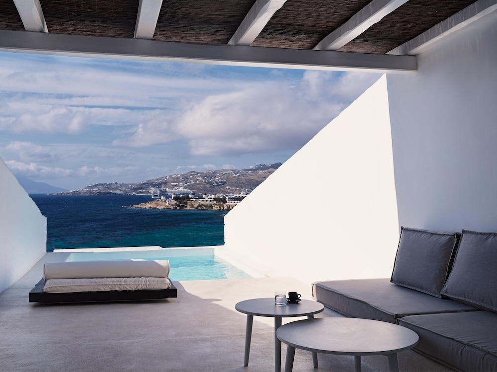 Mykonos Earth Suites 48/70