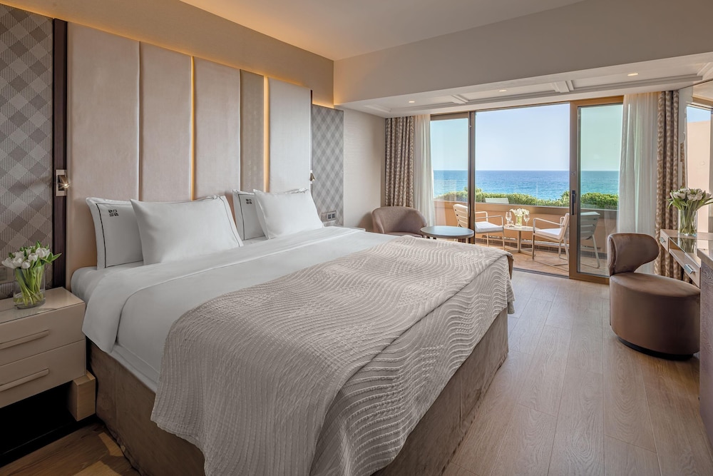 SUPERIOR, SEA VIEW