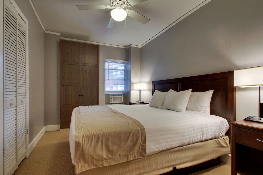 1 BEDROOM, DELUXE, SUITE, CITY VIEW