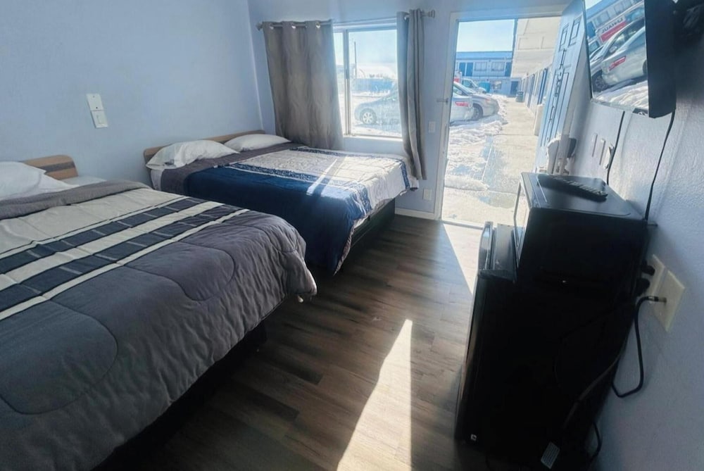 STANDARD, 2 DOUBLE BEDS, ACCESSIBLE