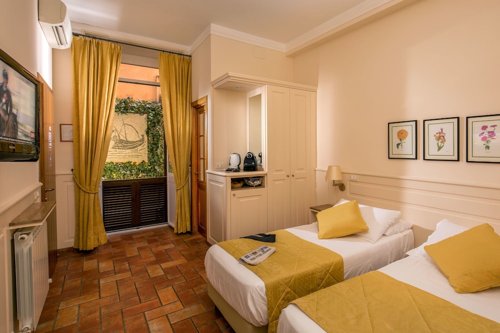 Aenea Superior Inn 13/50