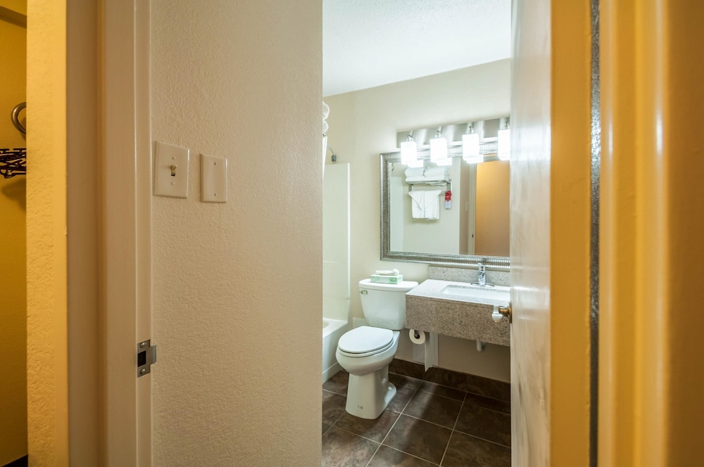 Econo Lodge Hagerstown 13/42