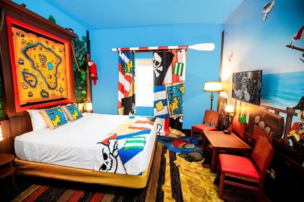 Legoland Pirate Island Hotel 12/31
