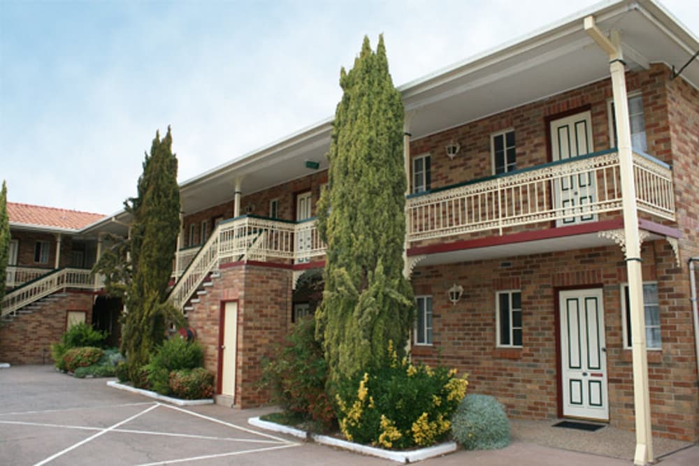 Grand Manor Motor Inn 5/32