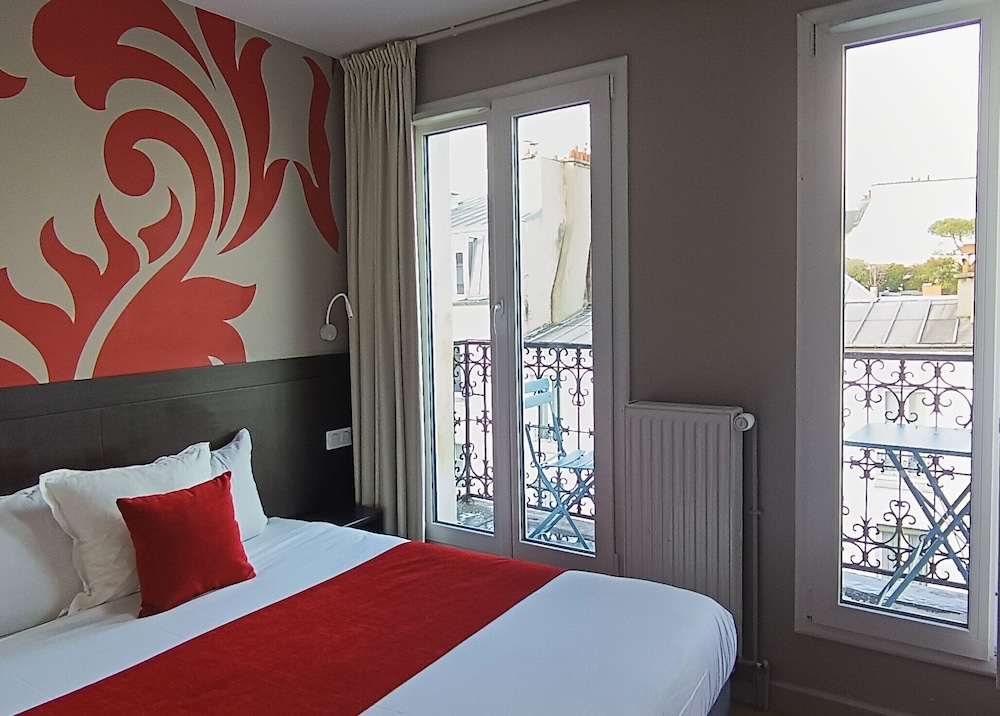 DELUXE, DOUBLE BED