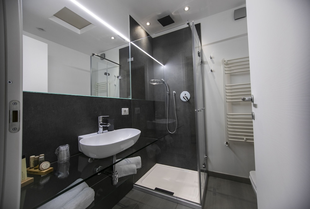 Suite Quaroni 44/49