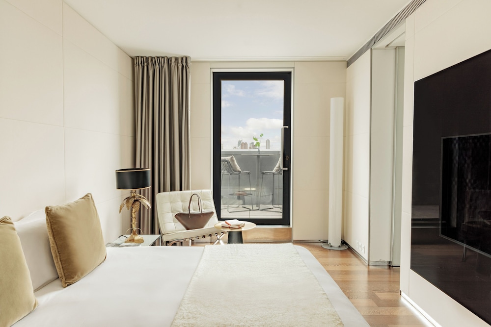 Ultimate, Me, Penthouse, Suite, King Bed