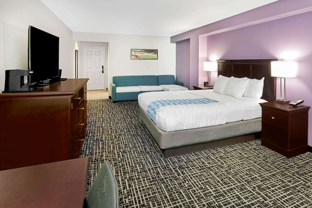 La Quinta Inn And Suites By Wyndham Cookeville 7/35