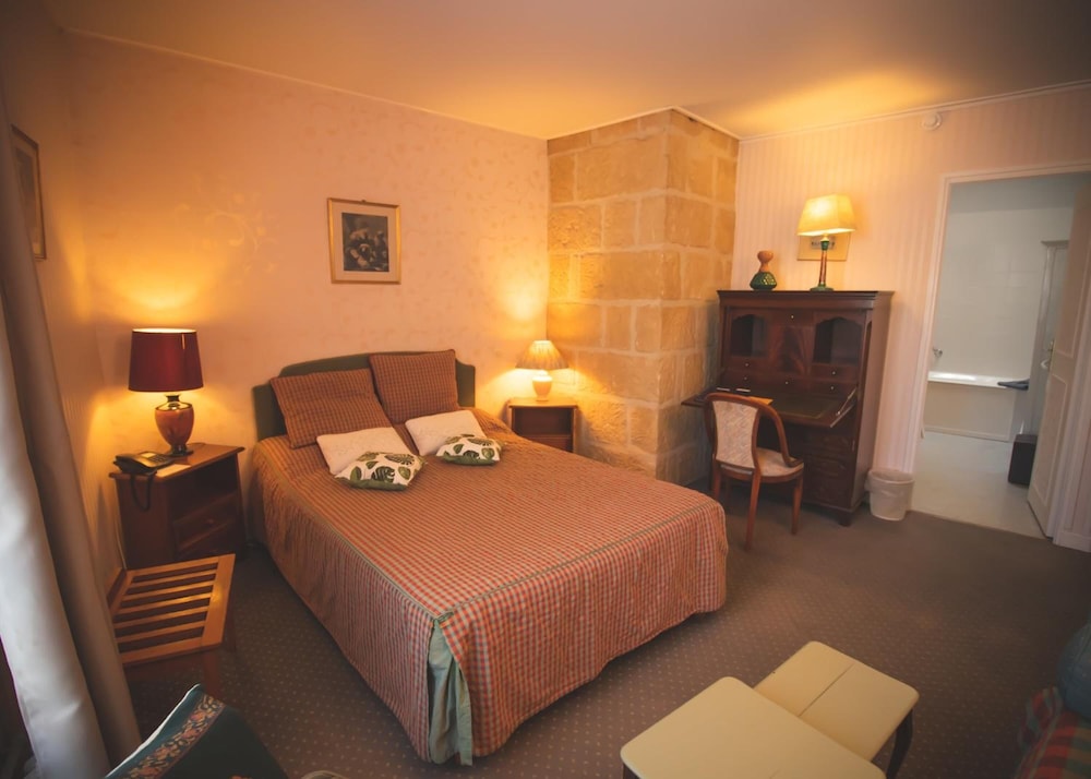 Hotel de la Banniere de France 13/50
