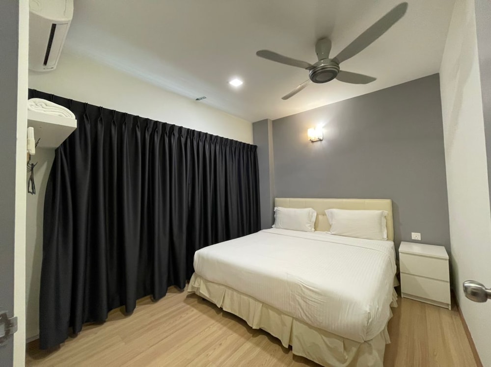 2 BEDROOMS, STUDIO