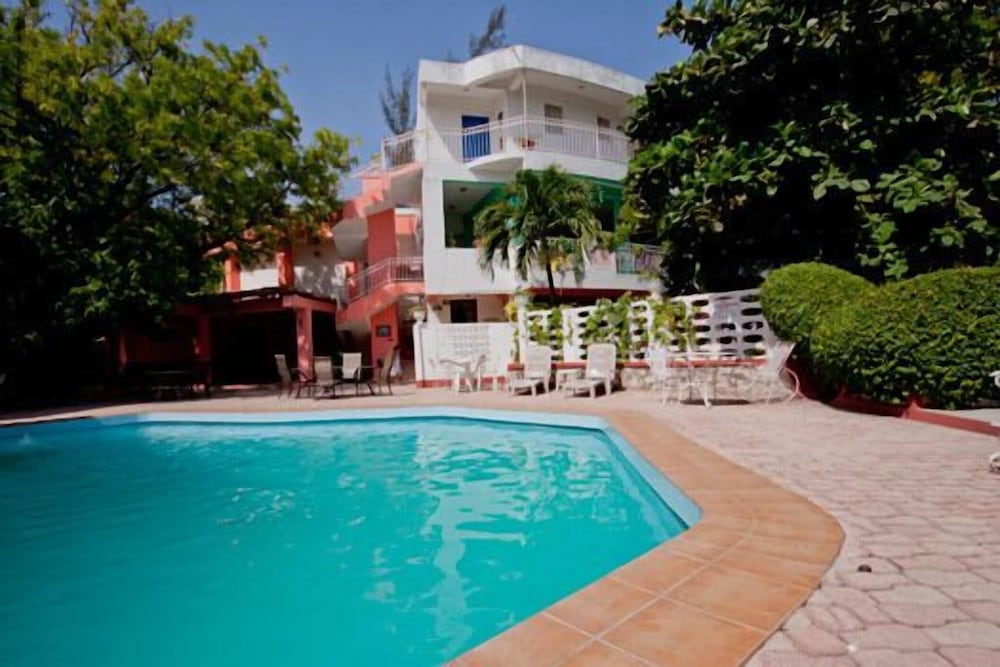 Habitation Hatt Hotel 32/36