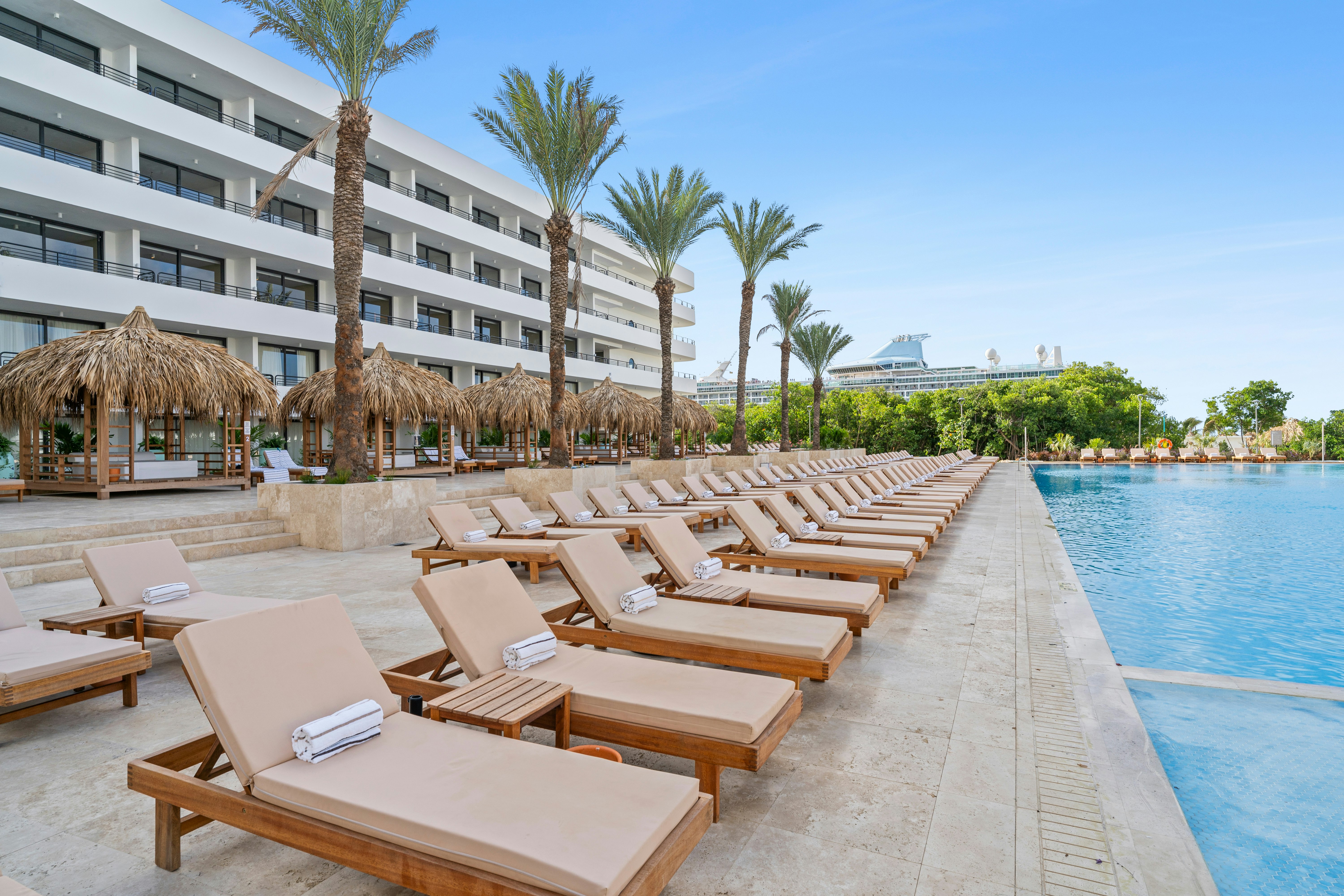 The Rif at Mangrove Beach Corendon Curacao All-Inclusive, Curio by Hilton 44/76
