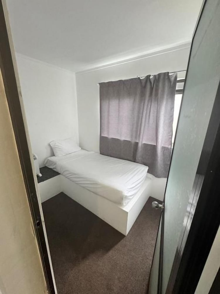 Style, Family, Apartment, Single, 1 Queen and 1 Single Bed