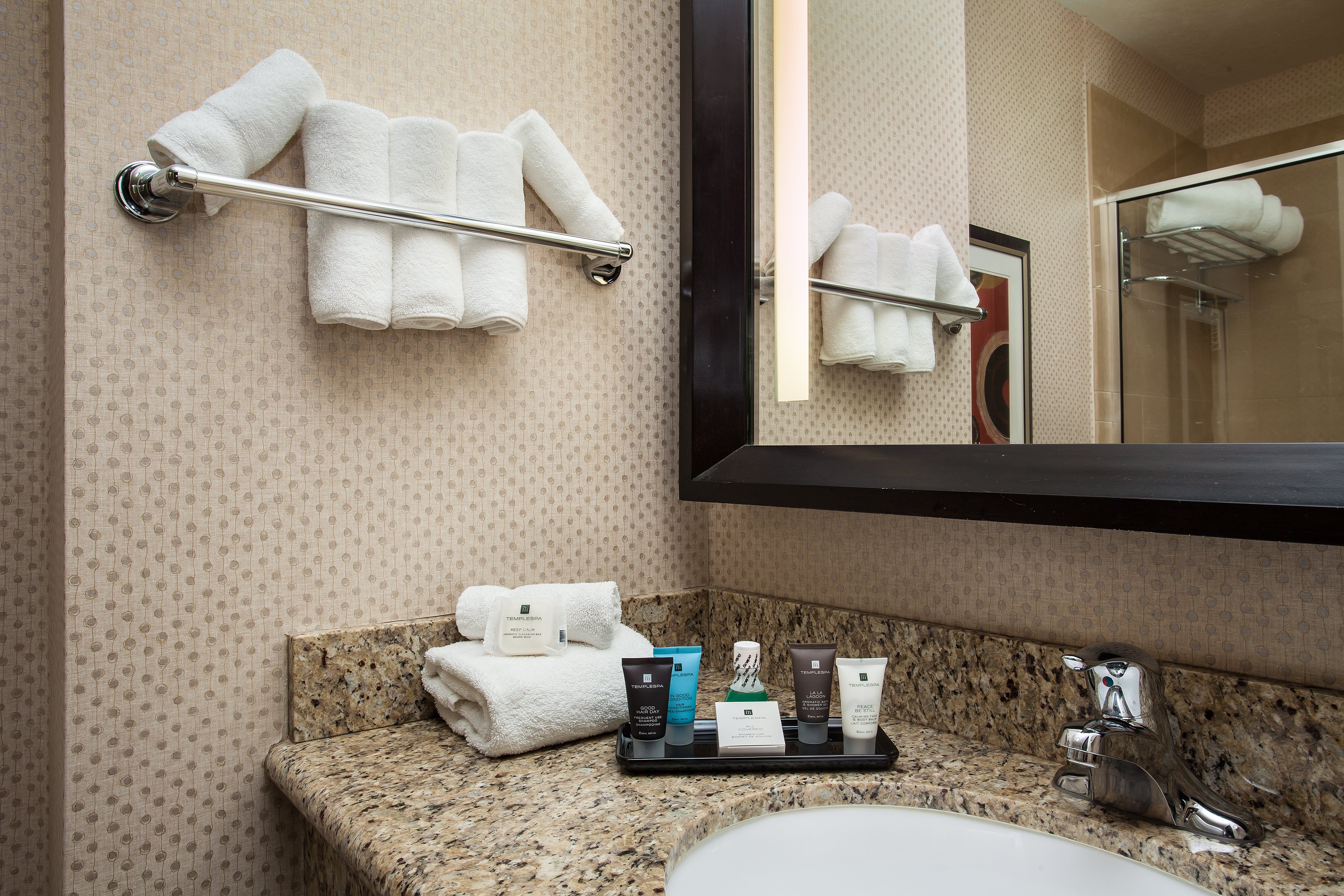 Crowne Plaza Anchorage-Midtown 76/78