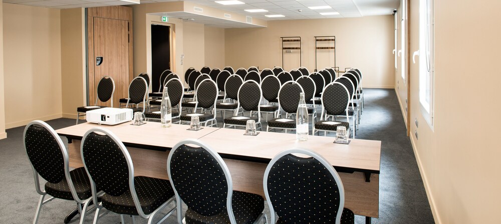 KOPSTER HOTEL LYON GROUPAMA STADIUM 50/54