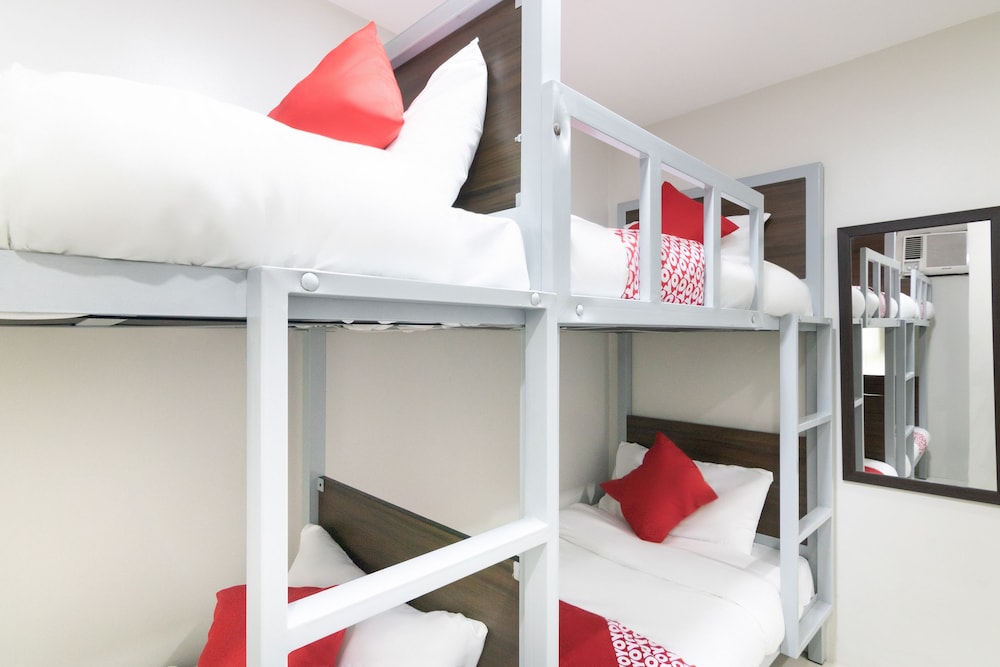 OYO 152 Sangco Condotel 8/45