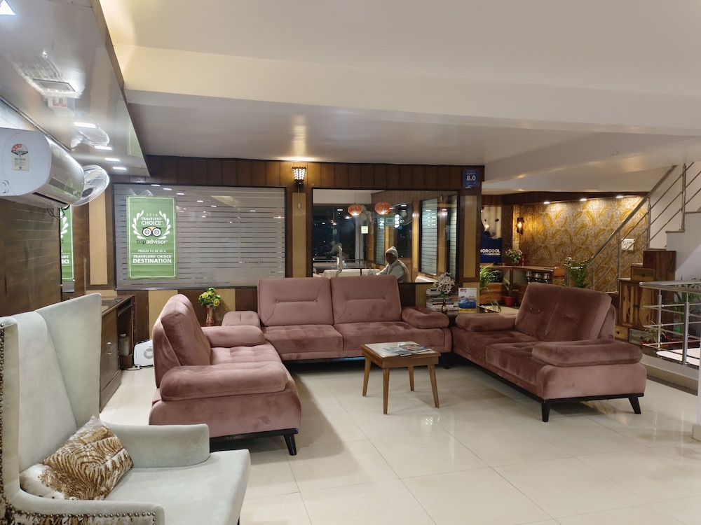 Hotel Ganesha Inn 27/50