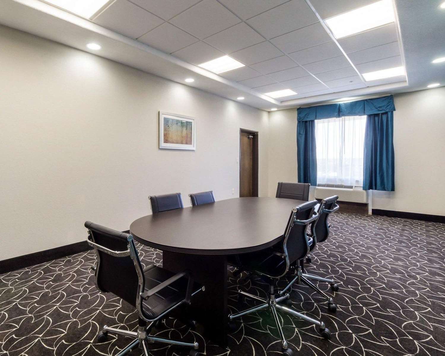 Quality Inn and Suites Victoria East 32/38