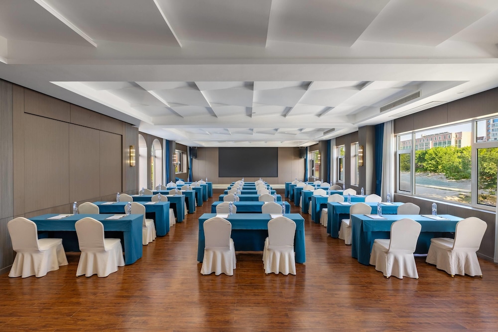 Days Inn by Wyndham Yantai Penglai 32/37