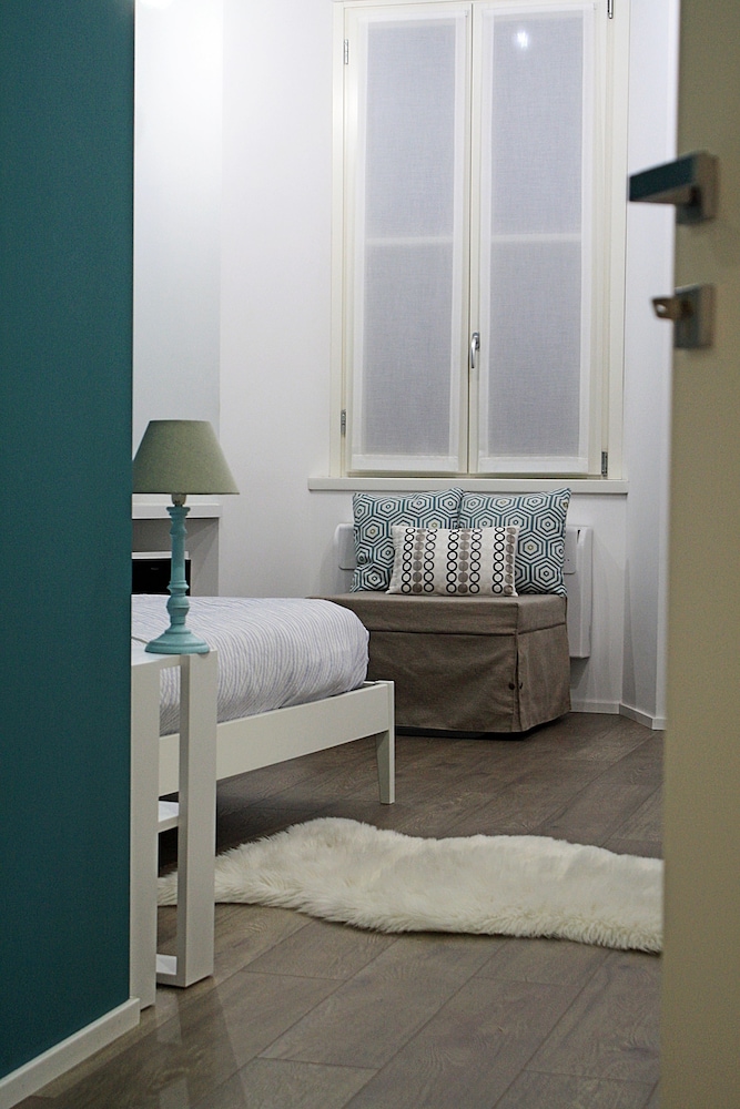 Rumi Rooms 29/34