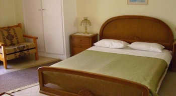 White, Studio, Double Bed