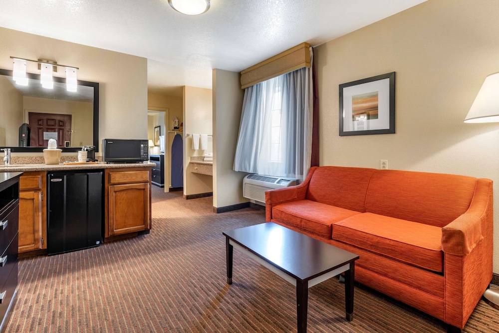 Best Western Luxury Inn 27/37