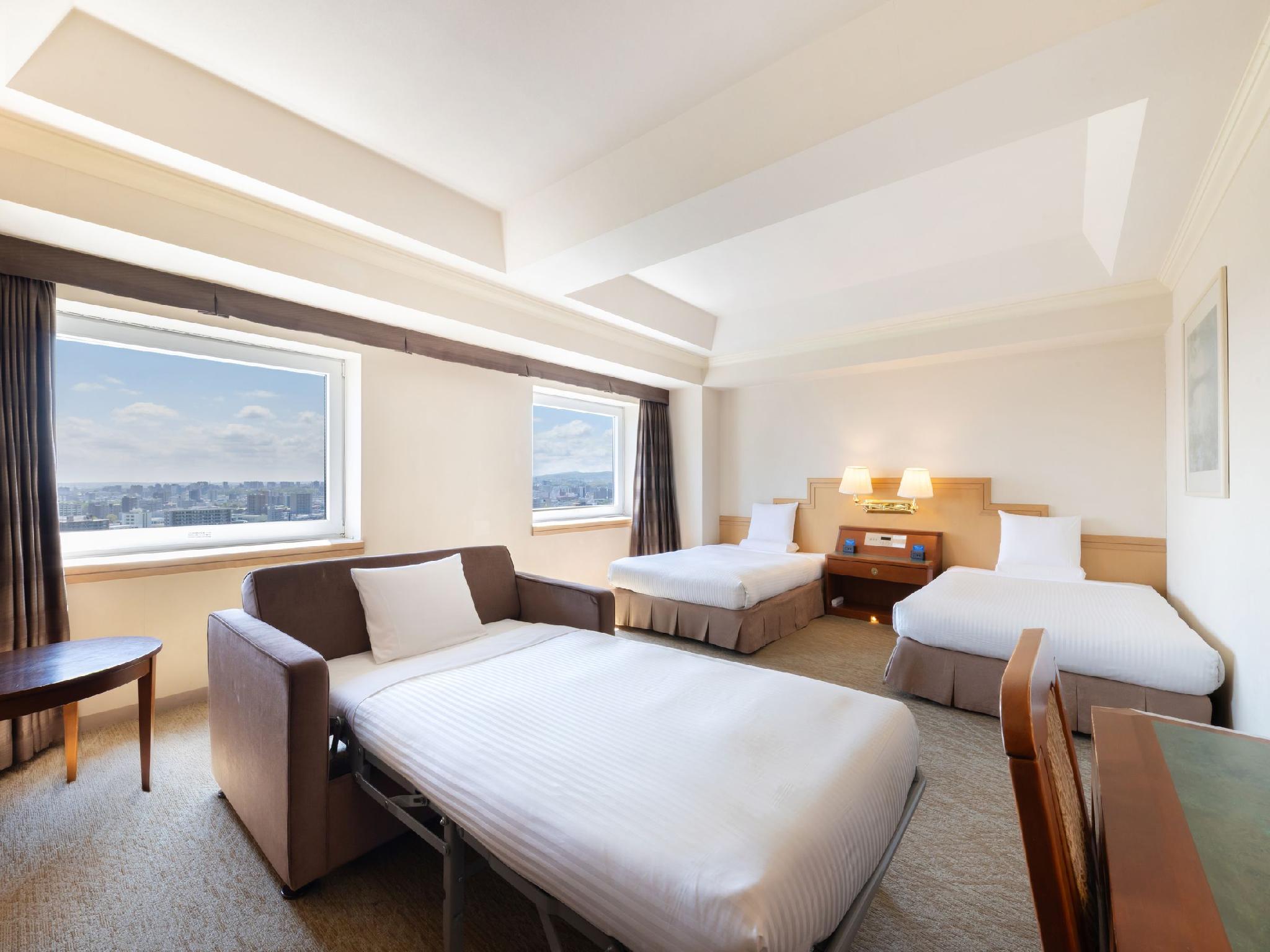 Semi Room, Deluxe, Triple, 2 Semi Double Beds, High Floor