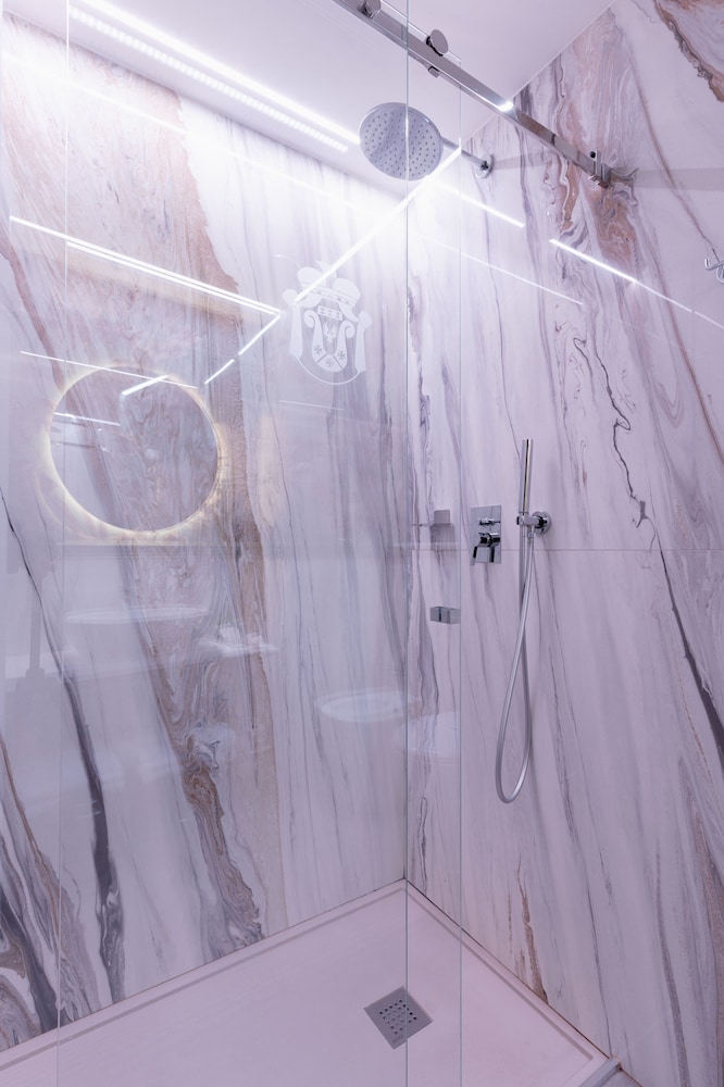 Lo Stemma Luxury Boutique Hotel 59/60