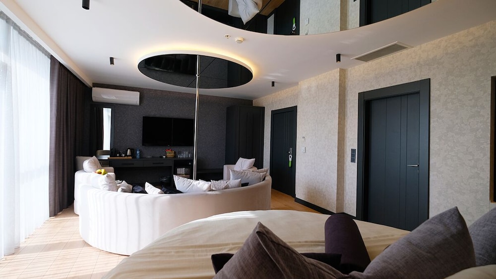 Esila Hotel 40/50