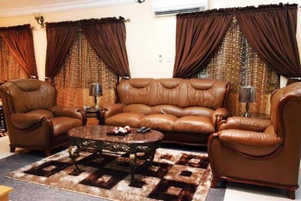 Topaz Luxury Suites & Apartments 21/40