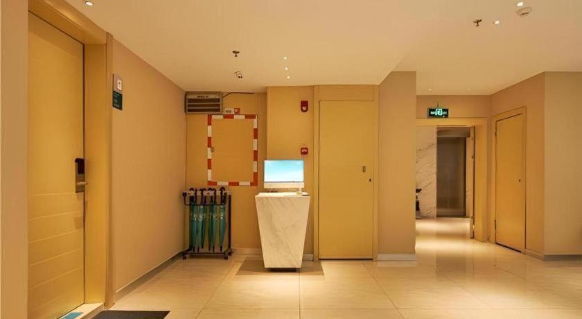 City Comfort Inn (Liuzhou Wuxing Pedestrian Street) 37/54