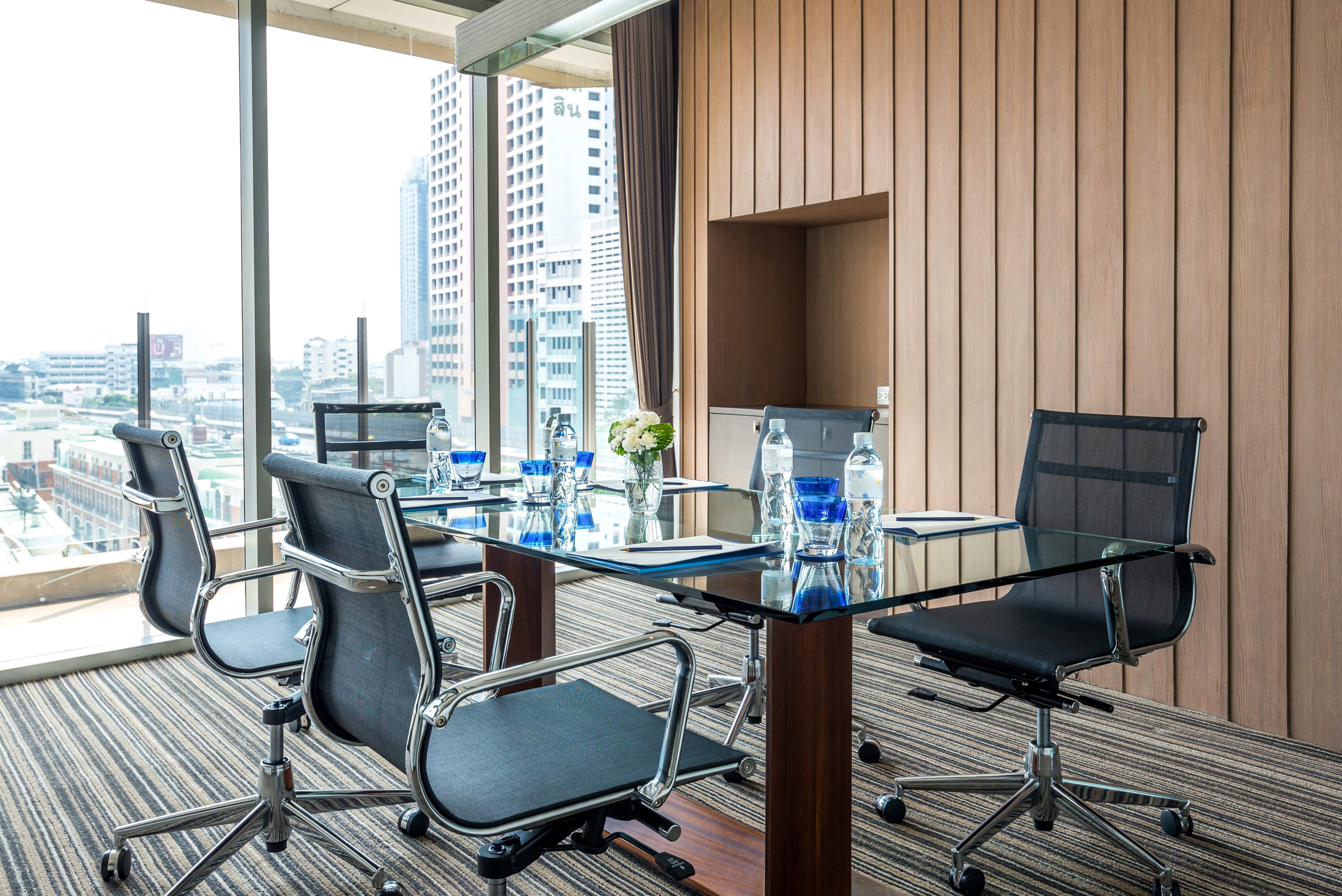 Hilton Garden Inn Bangkok Silom 33/41
