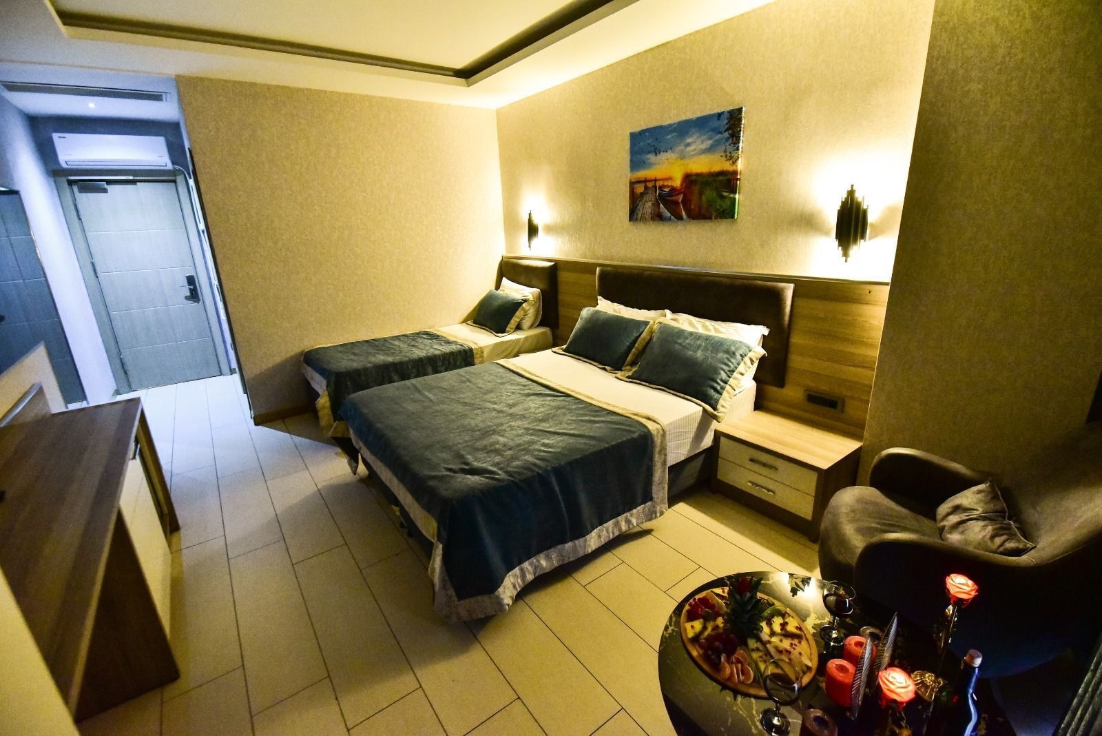 1 BEDROOM, STANDARD, TWIN BEDS