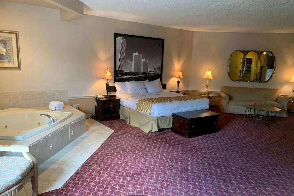 Super 8 by Wyndham Albany 11/51