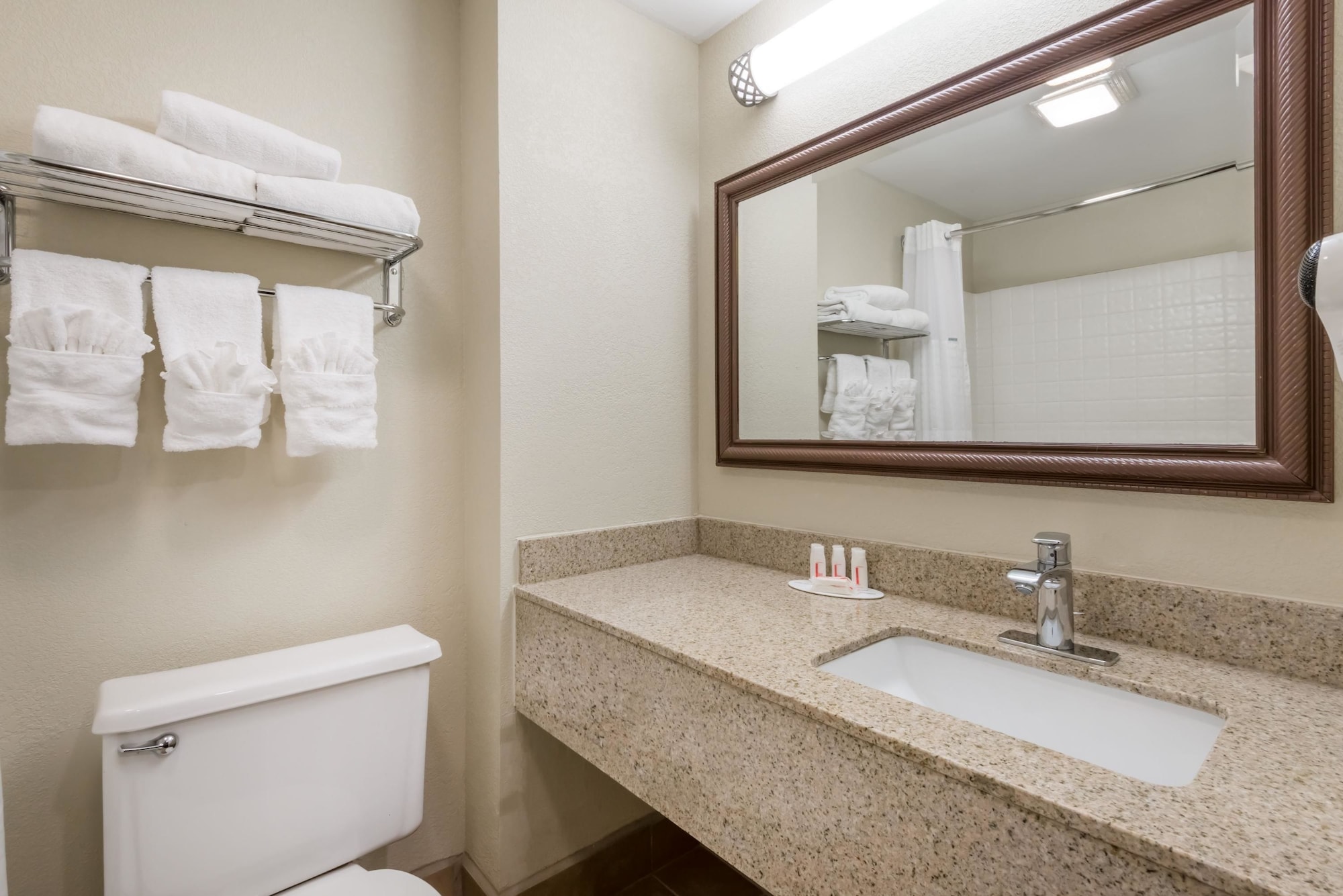 غرفة قياسية بسريرين كوين، Baymont By Wyndham Georgetown 6/7
