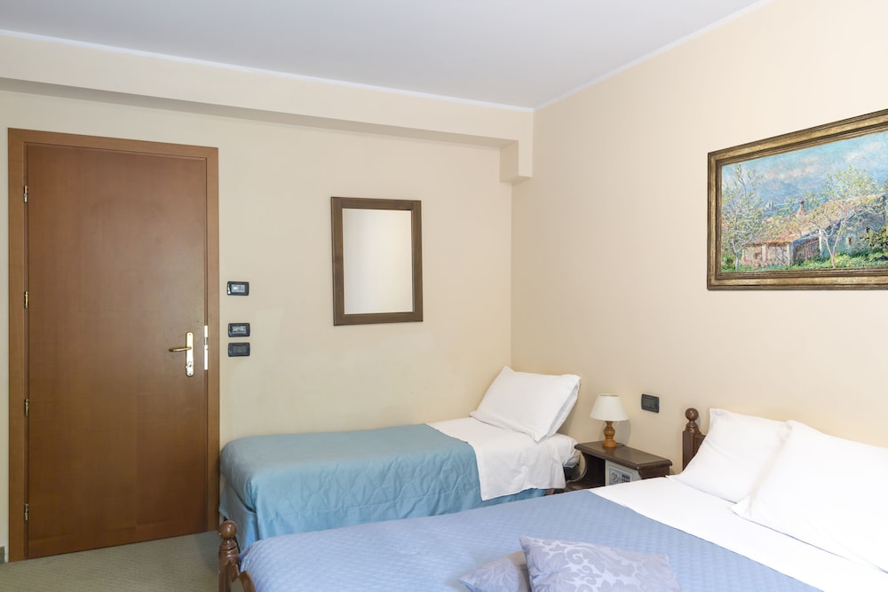 HOTEL CONCA VERDE 10/73