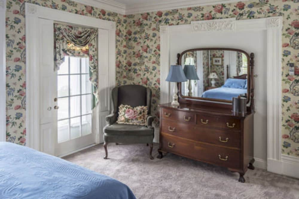 The Yankee Clipper Inn 14/50