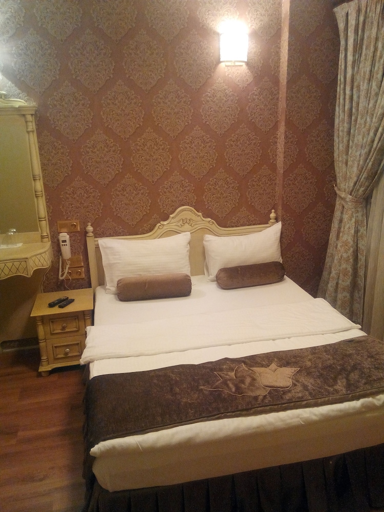 Kaftan Hotel 37/75
