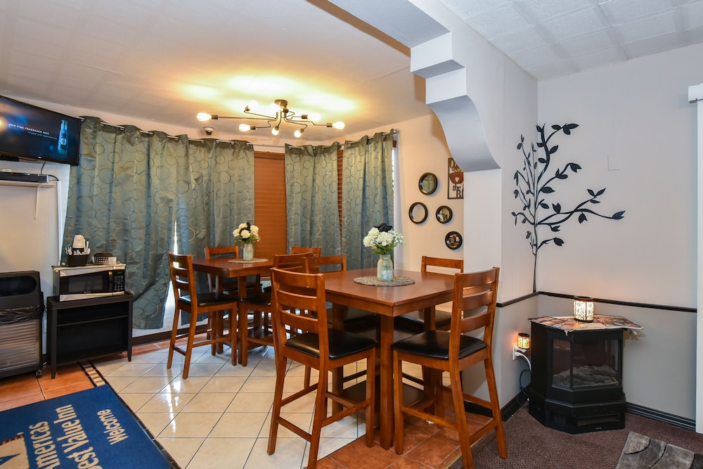 Americas Best Value Inn & Suites Williamstown 44/61
