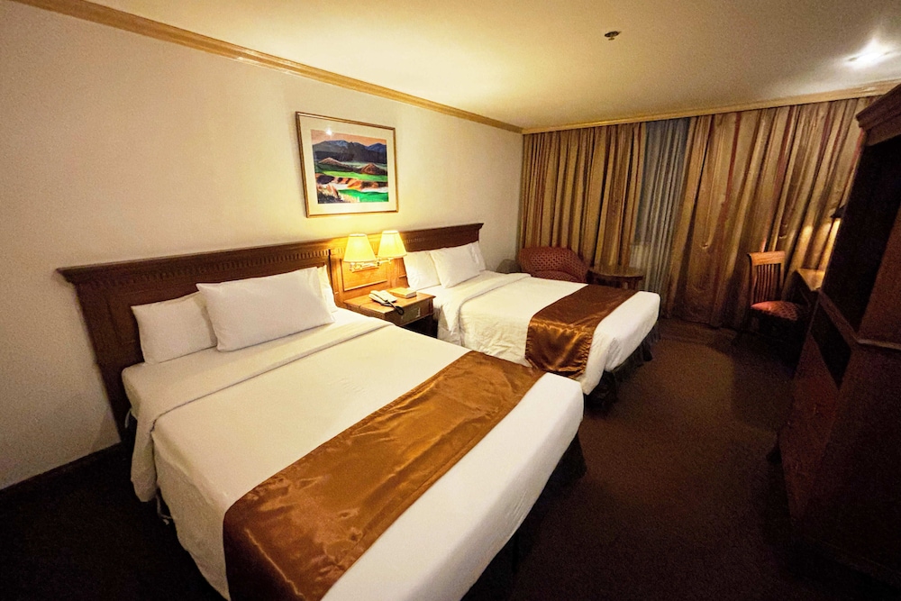 DELUXE, TWIN BEDS