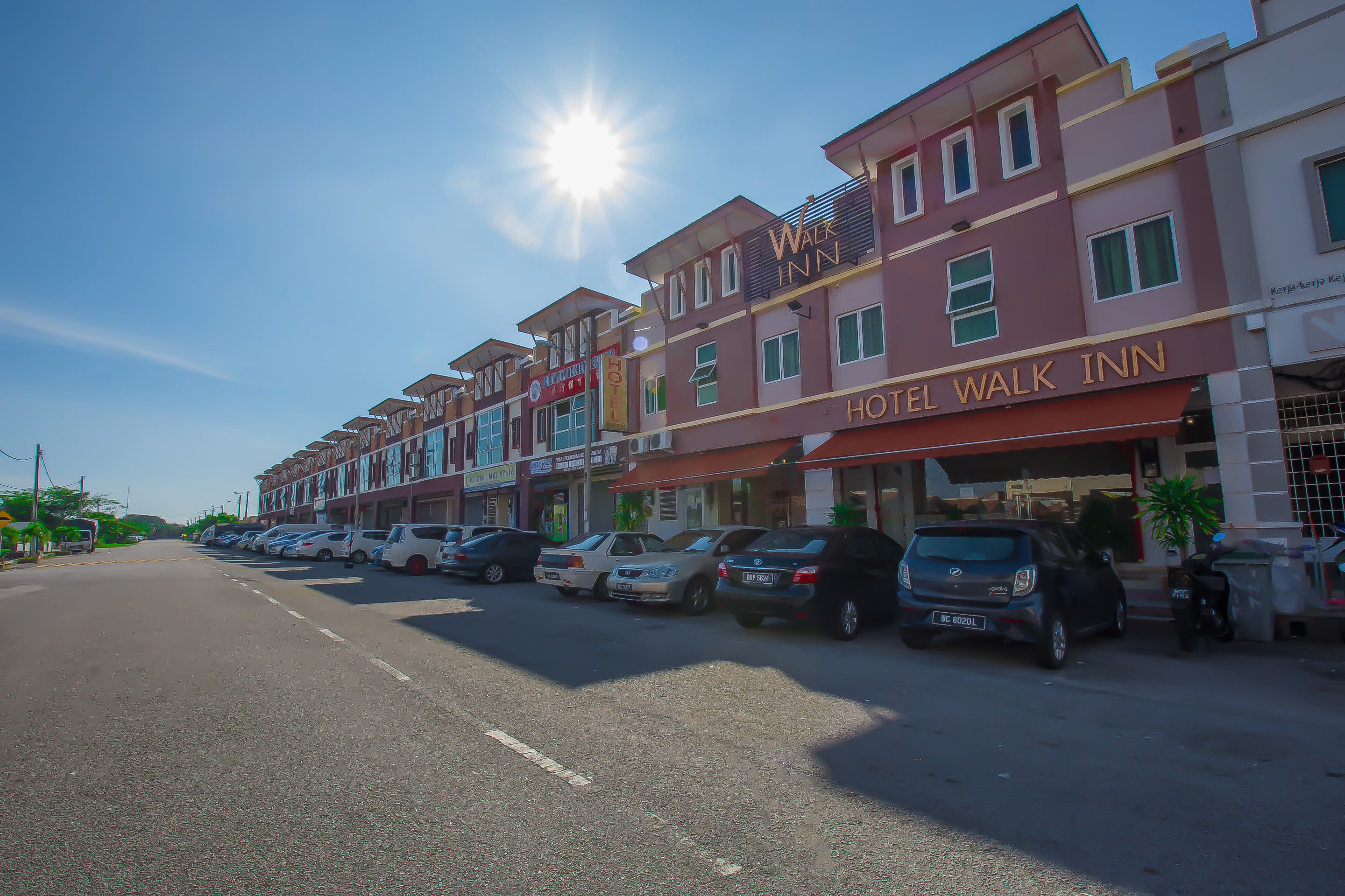 Oyo 582 Hotel Walk Inn 25/32