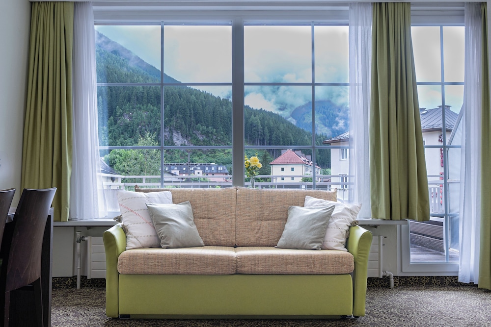 Hotel Lindenhof 48/72