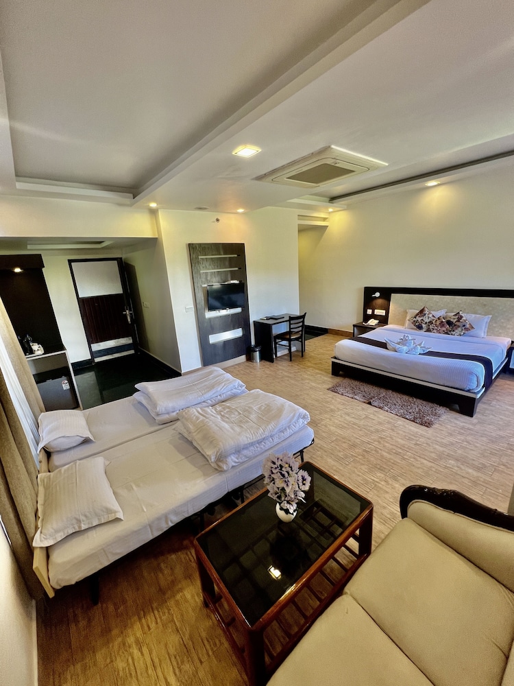 Aamod Resort