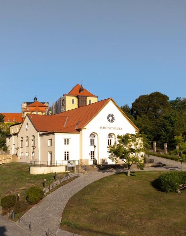 Van Der Valk Schlosshotel Grosser Gasthof 57/59