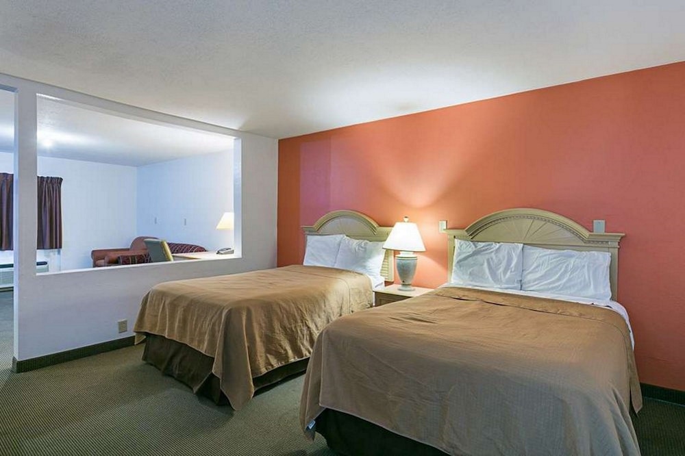 Rodeway Inn & Suites Enterprise 6/9