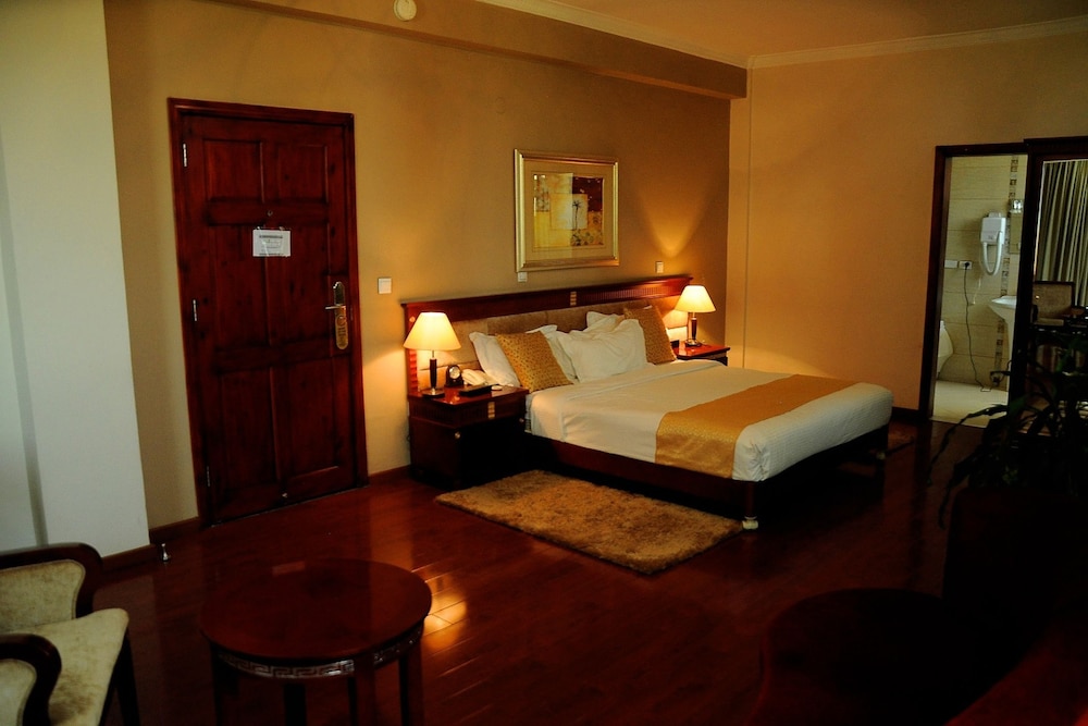 Zola International Hotel 9/50