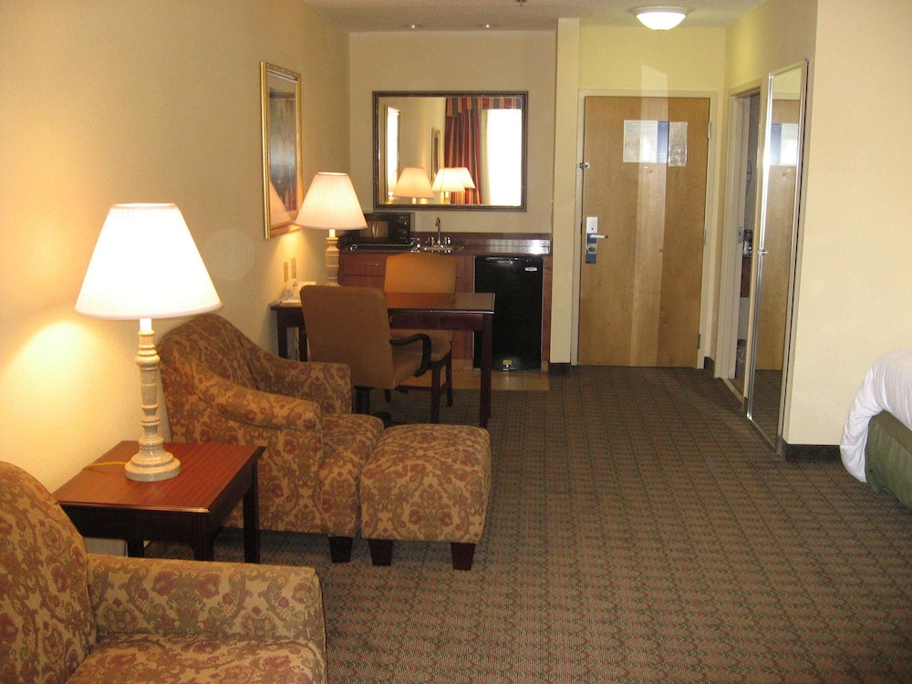 Hampton Inn Canton 37/56